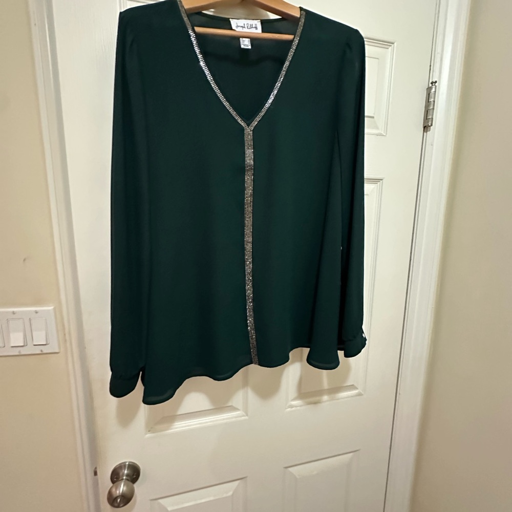 Elegant Green V-Neck Top with Silver Trim
